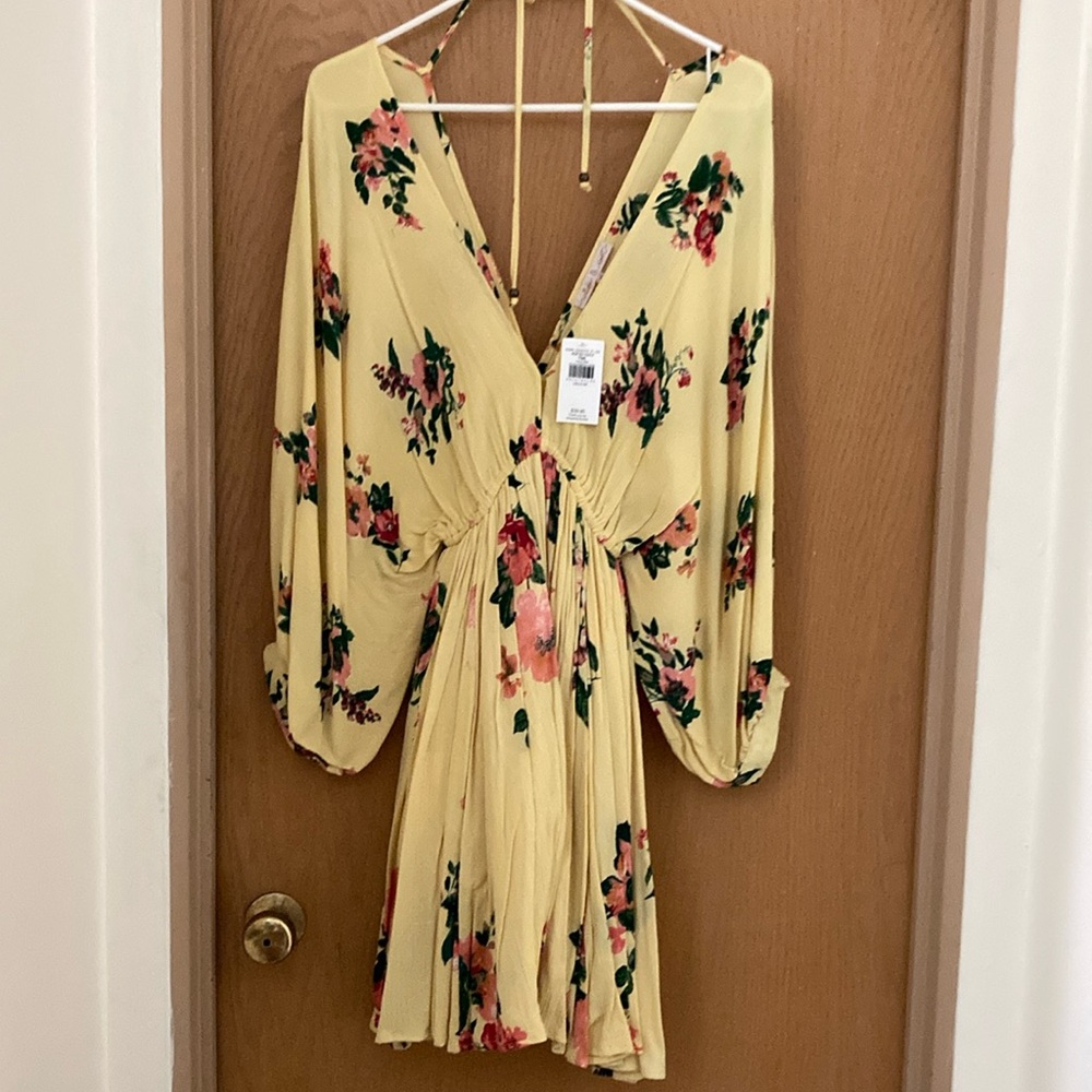 NWT sz M Willow & Root pale yellow floral dress with sleeve